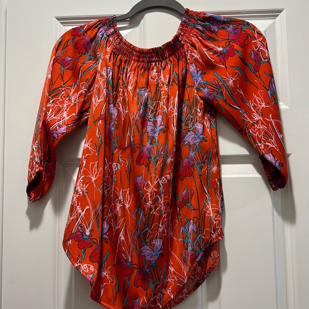 Lightly used Michael Stars silk blouse size small